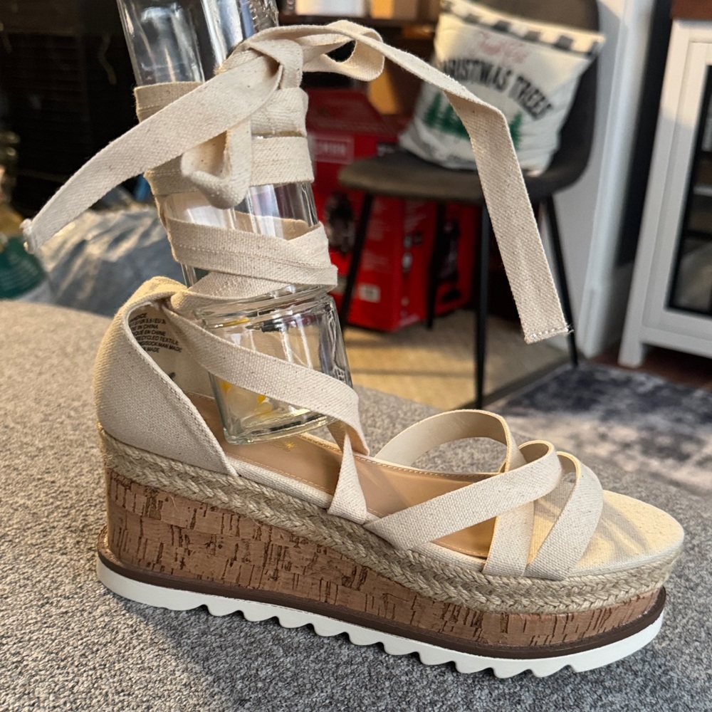 Shoe Dazzle Cream Lace-Up Cork Wedges